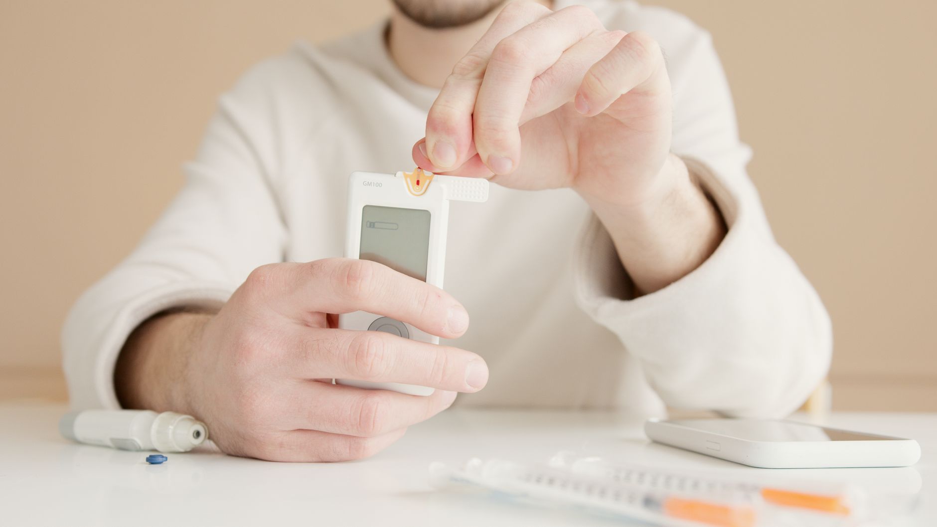 young person insulin diabetes checkup
