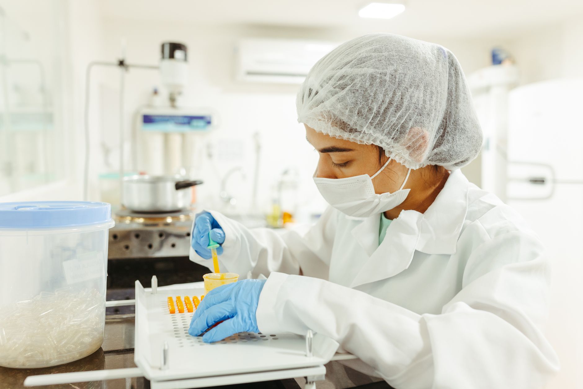 medical research laboratory scientist