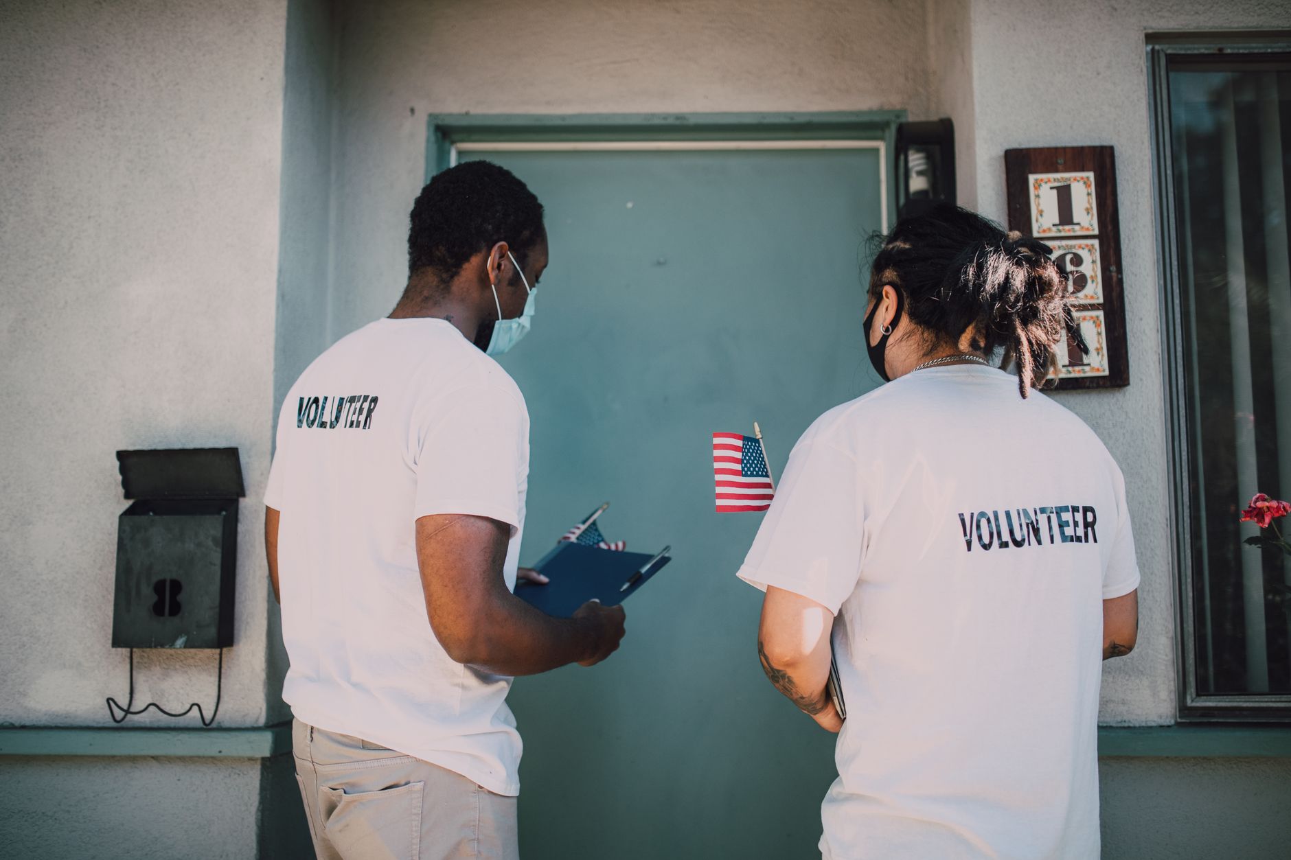 community health volunteers helping